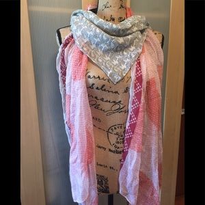 2 fashion scarves